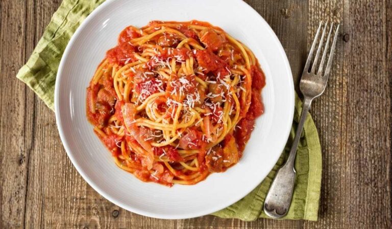 bucatini amatriciana