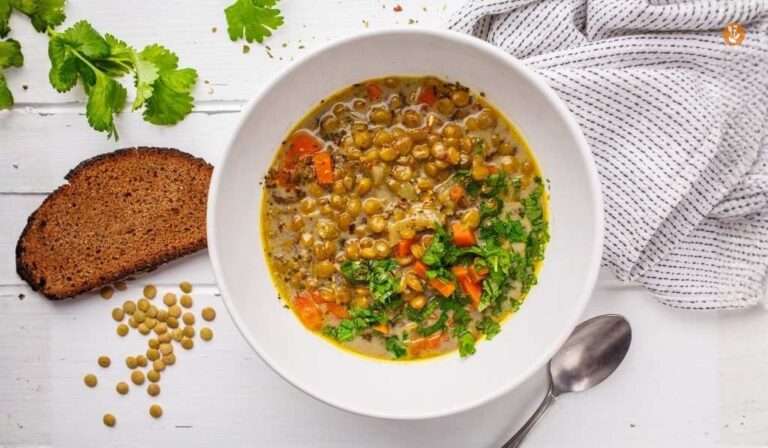 Sopas na Pulang Lentil ng Turkey